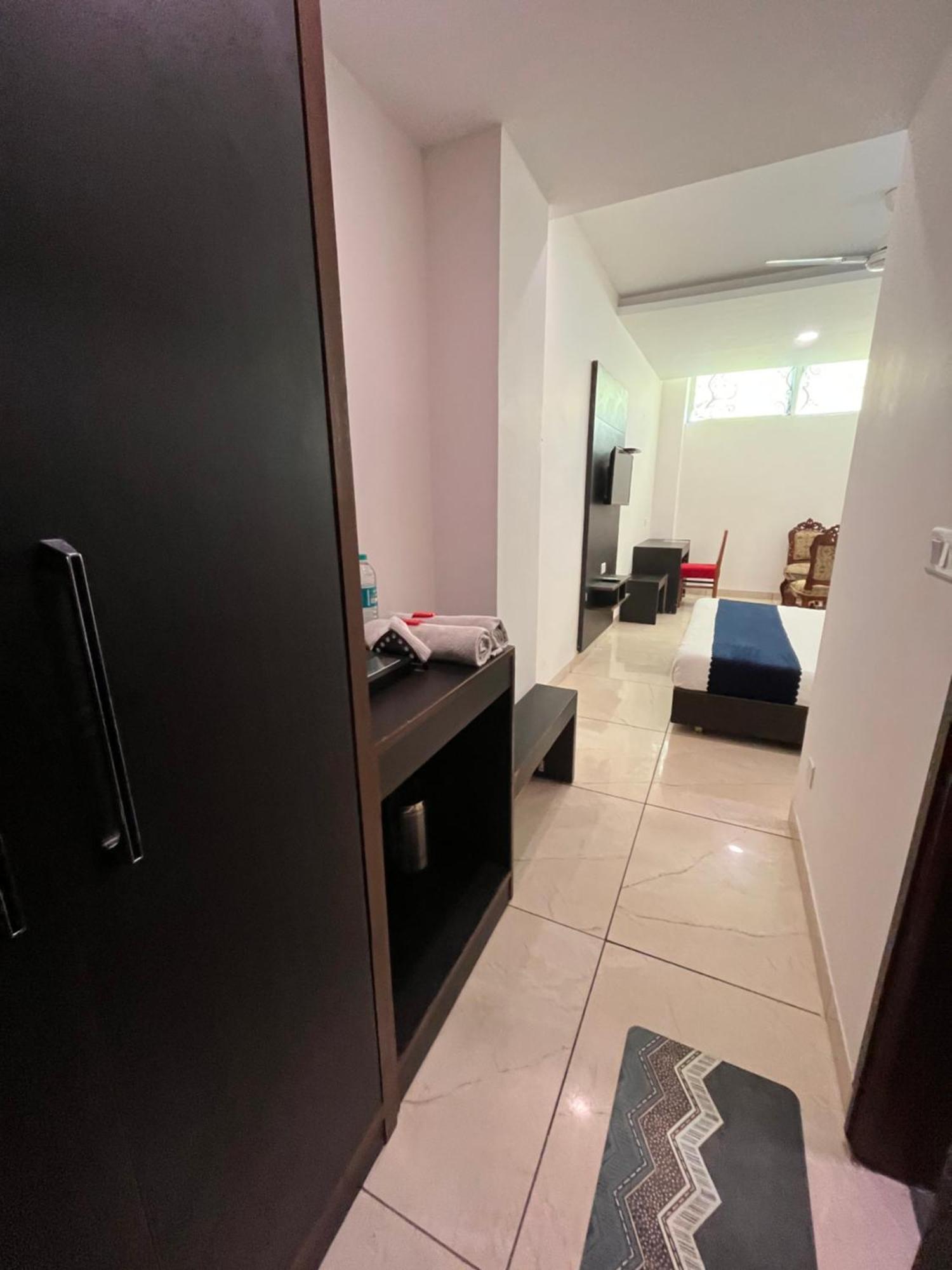 Hotel Jb Residency !! Luxurious & Royal Balcony Rooms !! Large Rooms Zirakpur Luaran gambar