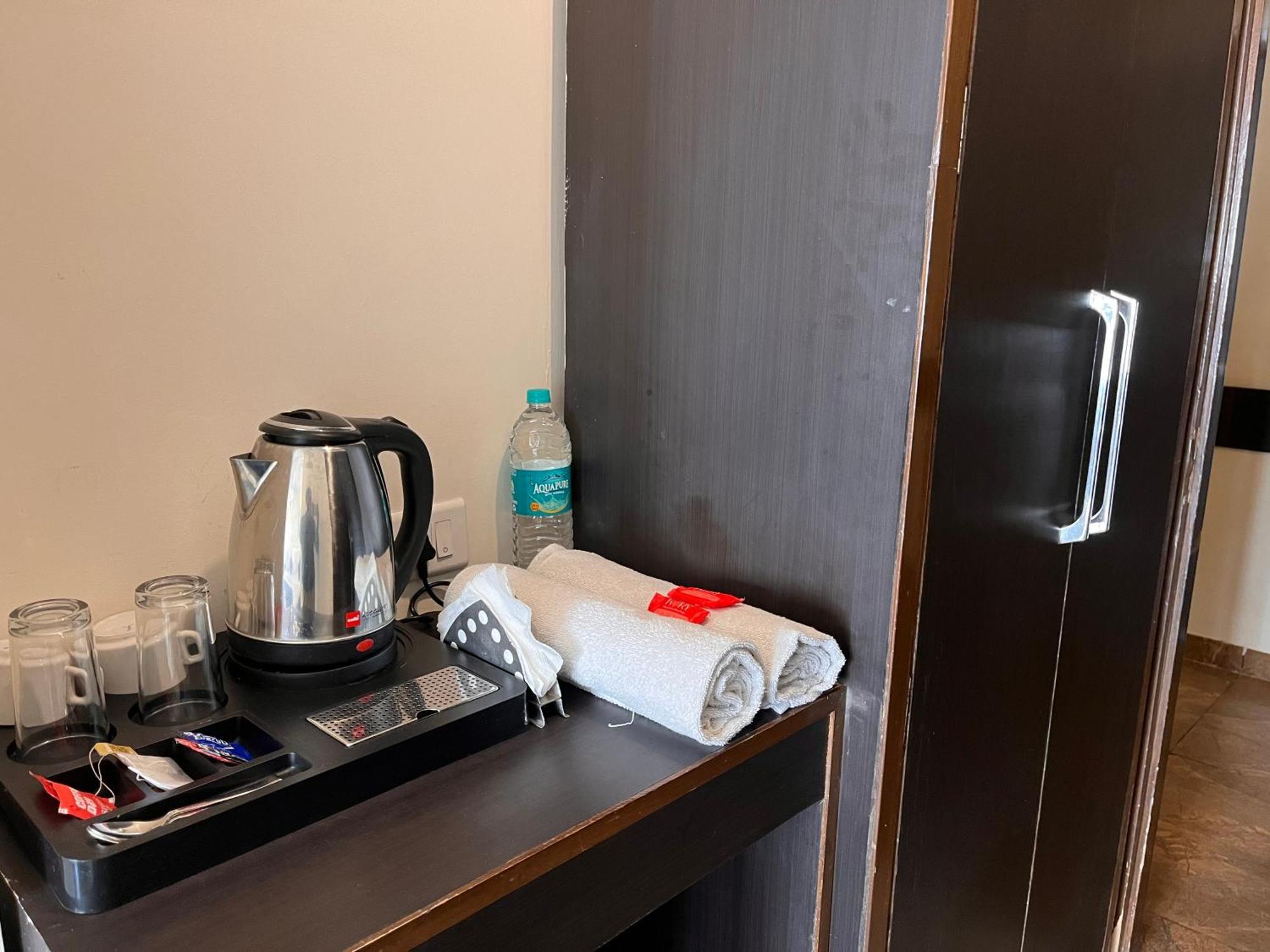 Hotel Jb Residency !! Luxurious & Royal Balcony Rooms !! Large Rooms Zirakpur Luaran gambar